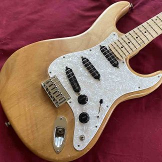 PG 821- 100: CARVIN BOLT SSS WHITE PEARL