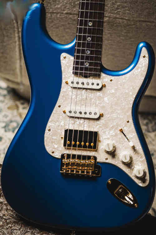 PG 782 - 117: Don Grosh 2003 Retro Classic HSS - VINTAGE PEARL