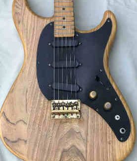 PG 13106 - 36: Ibanez 1980 Blazer BL300 Single Ply Matte Black