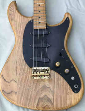PG 13106 - 36: Ibanez 1980 Blazer BL300 Single Ply Matte Black