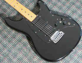 PG 13514 - 70: Ibanez 1985 Roadstar II RS-135 SSS Single Ply Black