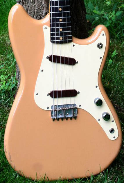 PG 1204 - 120: FENDER 1960 DUO SONIC, SINGLE PLY PARCHMENT