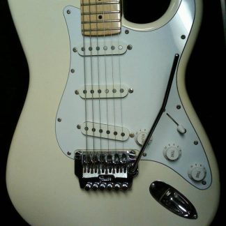 PG 4032 - 7:  FENDER JAPAN STRAT, WBW
