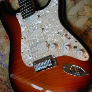 PG 418 - 117: FENDER STRAT ULTRA, VINTAGE PEARL