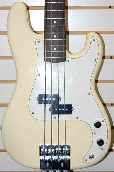 PG 400 - 7: FENDER JAPAN 1985 MEDIUM 32″ SCALE P BASS, WBW